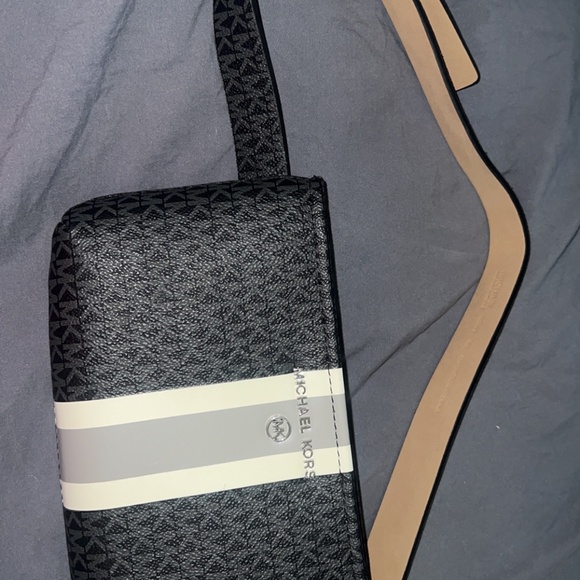 Michael Kora belt bag - Picture 2 of 3